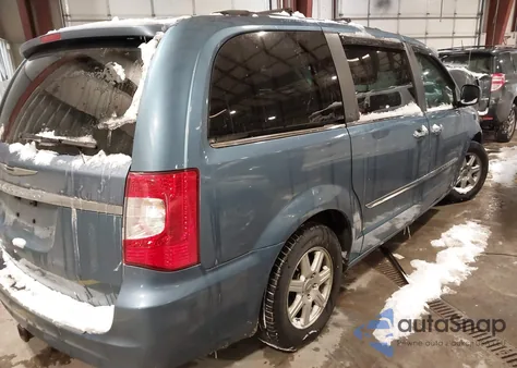 2012 Chrysler Town & Country Touring from USA, damaged, VIN 2C4RC1BG1CR105977